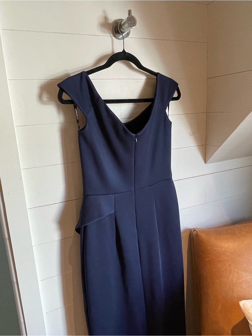 Black Halo Midnight Navy Sleeveless V-Back Maxi Gown - Picture 5 of 8